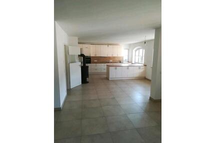 3 Zimmerwohnung - 1.100,00&nbsp;EUR Kaltmiete, ca.&nbsp; 110,00&nbsp;m&sup2; in Kirchberg (PLZ: 84434)