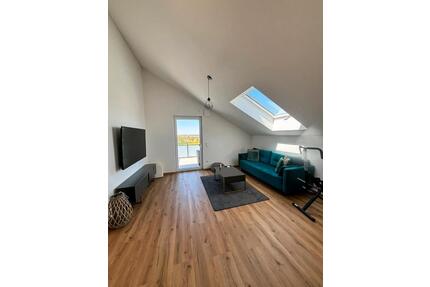 Neuwertige Dachgeschosswohnung ab sofort zu vermieten! - Hofkirchen