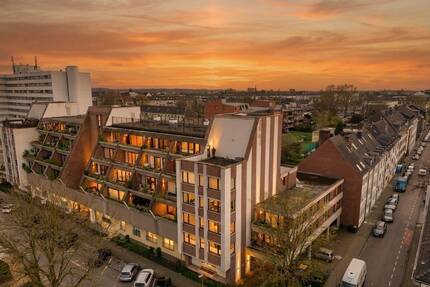 3-ZI.-WHG. MIT ANGRENZENDEM APARTMENT, DACHTERASSE UND 2 PKW-STELLPLÄTZEN IN CITYNÄHE ZU KAUFEN!! - Krefeld Cracau