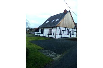 Einfamilienhaus freistehend - 850,00&nbsp;EUR Kaltmiete, ca.&nbsp; 141,00&nbsp;m&sup2; in Verl (PLZ: 33415)