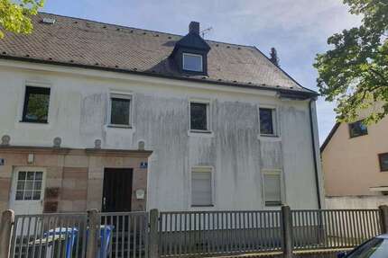 Haus zum Kaufen in Erlangen 1.750.000,00 € 185 m²