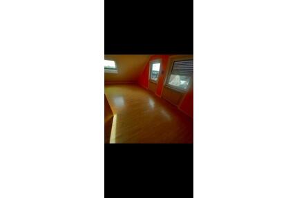 3 Zimmer Dachgeschosswohnung - 880,00&nbsp;EUR Kaltmiete, ca.&nbsp; 73,00&nbsp;m&sup2; in Egenhausen (PLZ: 72227)
