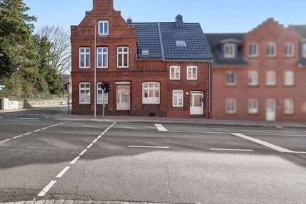 Haus zum Kaufen in Husum 449.000,00 € 210 m²