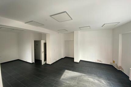 Ladengeschäft , Bürofläche - 495,00&nbsp;EUR Kaltmiete, ca.&nbsp; 11,00&nbsp;m&sup2; in Plattling (PLZ: 94447)