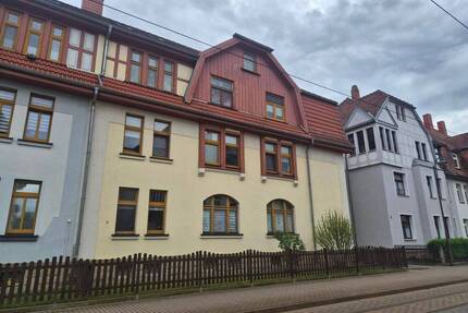 BESICHTIGUNGSTERMIN BITTE TELEFONISCH VEREINBAREN - 3 Raumwohnung in der Reuterstraße im Dachgeschoss sucht neuen Mieter - Gartenmitnutzung inklusive! - Gotha