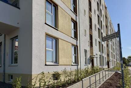 Wohnung zum Mieten in Berlin 1.382,03 € 106.31 m²