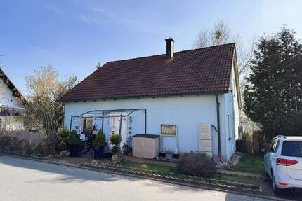 Freistehendes Einfamilienhaus mit großem Garten in Burghaslach