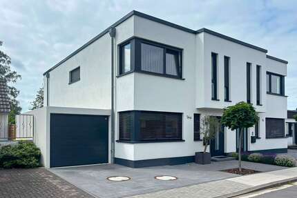 Haus zum Mieten in Neuss 2.650,00 € 157 m²