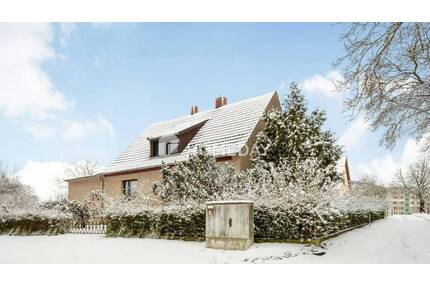 Einfamilienhaus mit 5 Zimmern und weitläufigem Grundstück (Baureserve für 2 Einfamilienhäuser) - Lychen