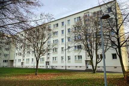 Wohnung zum Mieten in Hermsdorf 340,00 € 60.05 m²