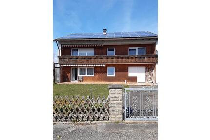 Mietwohnung im 1 Stock - 700,00&nbsp;EUR Kaltmiete, ca.&nbsp; 93,00&nbsp;m&sup2; in Tüßling (PLZ: 84577)