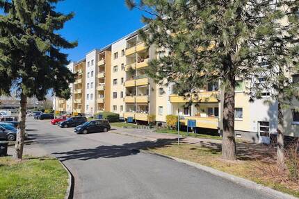 BALKONWOHNUNG sucht JUNGE FAMILIE - Bad Lausick