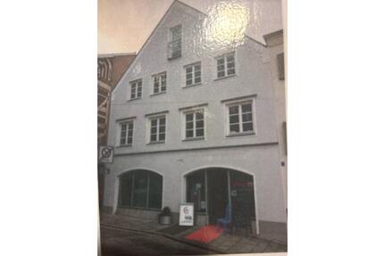 Wunderschöne Galeriewohnung - 1.080,00&nbsp;EUR Kaltmiete, ca.&nbsp; 90,00&nbsp;m&sup2; in Eggenfelden (PLZ: 84307)