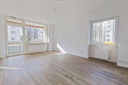 Schöne 3-Zimmer-Erdgeschosswohnung mit modernem Wannenbad und BALKON - Rendsburg