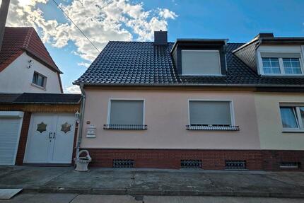 Haus mit Garten - 150.000,00&nbsp;EUR Kaufpreis, ca.&nbsp; 125,00&nbsp;m&sup2; in Bernburg (Saale) (PLZ: 06406)