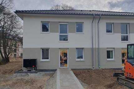 Bezugsfertige Doppelhaushälfte mit 5 Zimmer- Energieklasse NH-40! - Bestensee