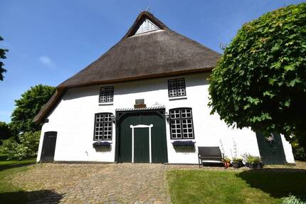 Reetgedecktes Traumhaus mit großem Grundstück und Einliegerwohnung - Stilvoll & Besonders - Kaaks