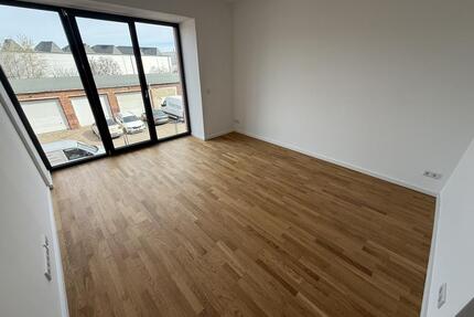 Wohnen mit Charakter: Stilvolle 2-Zimmer-Denkmalwohnung mit Balkon, Parkett, modernem Bad, SP - Magdeburg Neue Neustadt