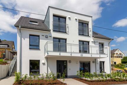 Neues vermietetes 3-Familienhaus als KFW 55 Energiesparhaus in ruhiger Lage Trier-Kernscheid