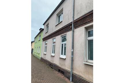 Mehrfamilienhaus 3 Eigentumswohnungen 1 Gewerbeeinheit von privat - Burg