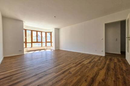 Großzügige 4,5-Zimmer-Wohnung in der Ortsmitte Ottobrunn