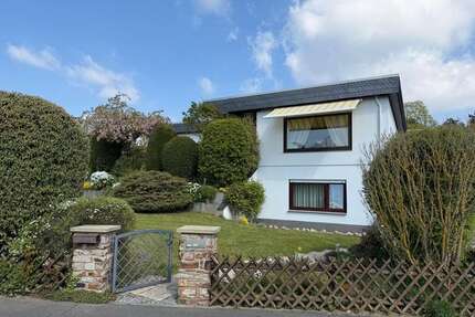 Haus zum Kaufen in Geisenheim Johannisberg 698.000,00 € 208 m² - Geisenheim / Johannisberg