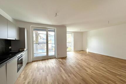 Geräumige 3-Zimmerwohnung mit Terrasse, Loggia und Stellplatz in Bahrenfeld! - Hamburg