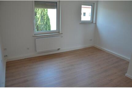 Renovierte 3 Zimmer-Wohnung mit Stellplatz - Neuburg an der Donau