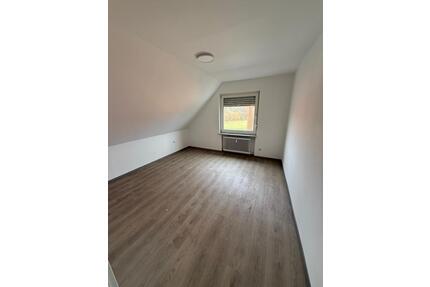 Frisch renovierte 3Zi Wohnung mit Loggia, Stellplatz in Apelern - Rodenberg
