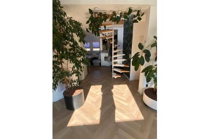 Moderne Dachgeschosswohnung mit Klimaanalage - Mönchengladbach Süd