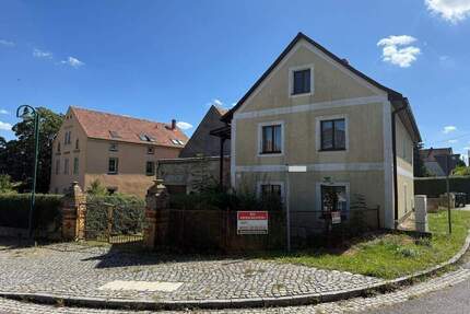 Einfamilienhaus mit Doppelgarage und Terrasse in Gävernitz - Sanierungsobjekt mit Potenzial - Priestewitz