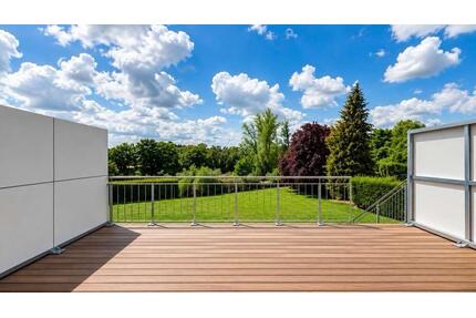 Wohnen im Grünen: Reihenhaus am Wasser mit großer Terrasse - Nauen