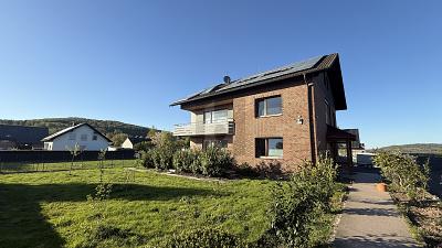 HELL MIT BALKON UND STELLPLATZ - 900,00&nbsp;EUR &nbsp;pro&nbsp; Monat Kaltmiete, ca.&nbsp; 100,00&nbsp;m&sup2;&nbsp;Wohnfl&auml;che in Schauenburg (PLZ: 34270)
