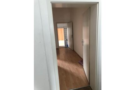 Renovierungsbedürftige 2,5 Zimmer Wohnung Krefeld City
