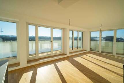 Wohnung zum Mieten in Regensburg 1.680,00 € 94.93 m²