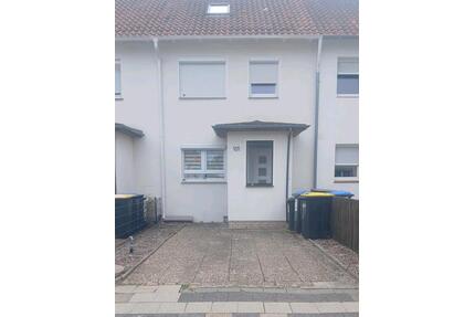 Familienfreundliches Reihenmittelhaus Stadtnah zu verkaufen - Celle