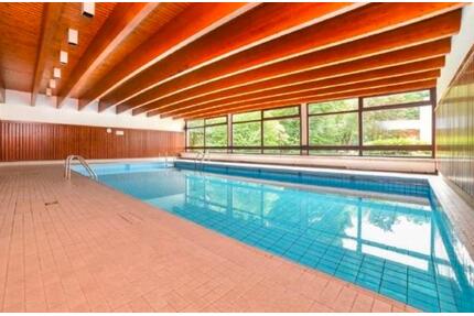 5% Rendite! Vermietete 2-Zi.-Whg. mit Schwimmbad u. Sauna - Bremen Burglesum