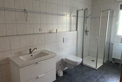 Frisch renovierte barrierefreie 2,5-Raum-Wohnung mit Stellplatz und Garage - Herne Röhlinghausen