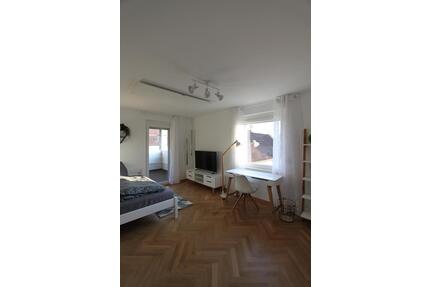 Schönes möbliertes Zimmer mit Balkon in 4er WG - Heilbronn Kernstadt