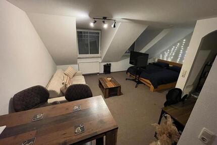 Eine leerstehende 1-Raum Wohnung in Anger-Crottendorf in Leipzig