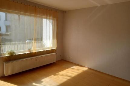 Ruhige, sonnige zwei Zimmer Wohnung, mit separatem Hobbyraum 16m2 - Viernheim