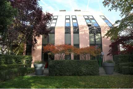 Haus zum Kaufen in Frankfurt am Main 3.850.000,00 € 615 m²