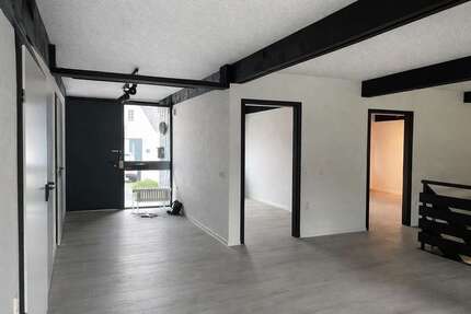 Haus zum Mieten in Hennef (Sieg) 1.400,00 € 130 m²