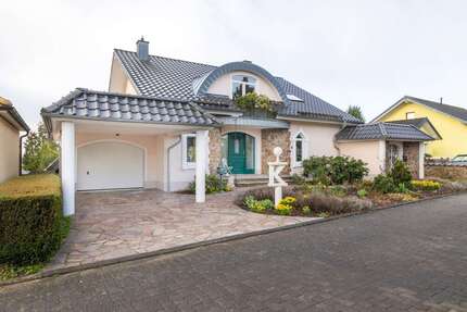 Haus zum Kaufen in Breitscheid 689.000,00 € 233 m²