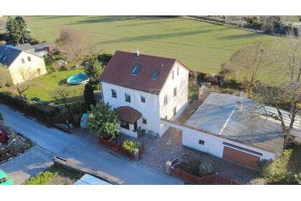 EINFAMILIEN- 2 FAMILIENHAUS MIT GROSSZÜGIGEM GARTEN, POOL UND MEHR IN RUHIGER LAGE VON RADEBEUL