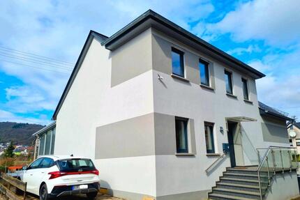 Geräumiges Einfamilienhaus mit Garten und großem Balkon - Idar-Oberstein