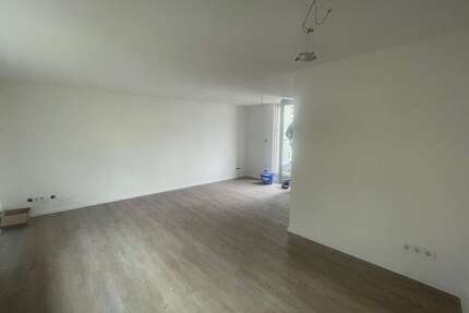 Haus zum Kaufen in Roßwein 200.000,00 € 122.61 m²