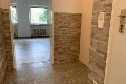 renovierte EG Wohnung, 1,5 Zimmer Wohnung im EG - Duisburg Hamborn