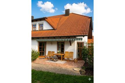 Familienfreundliche Doppelhaushälfte mit Garten, Terrasse, Doppel - Ingolstadt