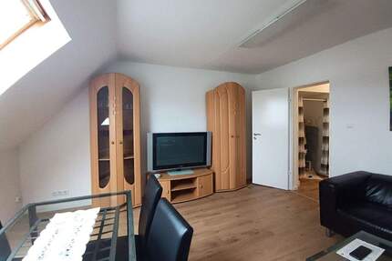 Krefeld-Nordbezirk, Geldernsche Straße 143 - Voll möblierte 2-ZKDB-Nichtraucher-Wohnung mit Waschm. + Internet ab Mitte Mai für 1-2 Personen !!
